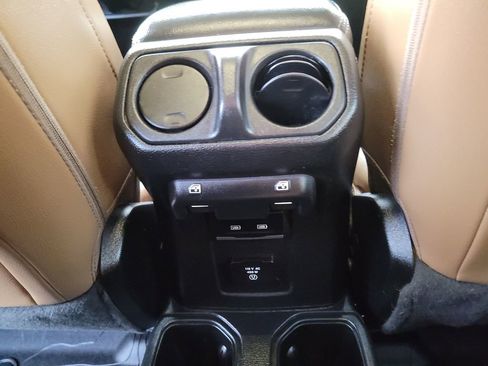 Certified 2021 Jeep Gladiator Overland w/ Popular Equipment Package image 13