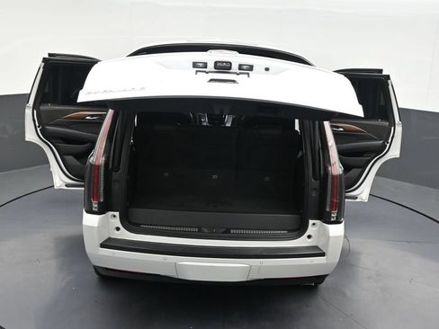 Used 2019 Cadillac Escalade Premium Luxury RWD image 36