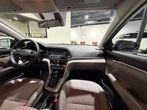Used 2020 Hyundai Elantra SEL FWD image 20