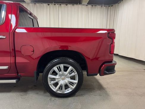Used 2025 Chevrolet Silverado 1500 High Country AWD/4WD image 12