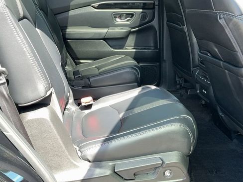 Used 2023 Honda Pilot Touring image 17