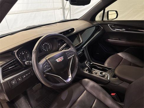 Used 2021 Cadillac XT6 Premium Luxury image 10