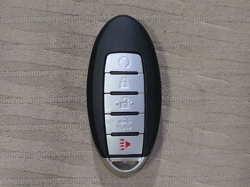 Used 2020 Nissan Rogue SV w/ Premium Package image 32