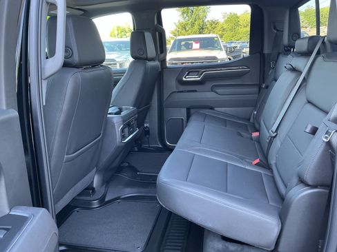 Used 2025 GMC Sierra 1500 SLT w/ SLT Premium Package AWD/4WD image 10