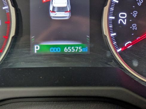 Used 2020 Toyota RAV4 XLE w/ Convenience Package AWD/4WD image 17