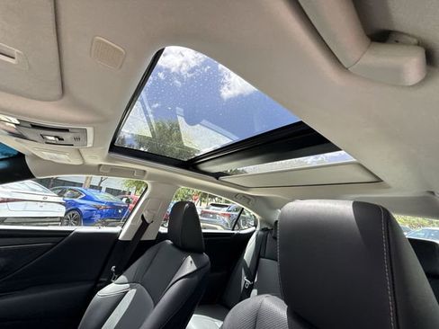 Certified 2022 Lexus ES 350 w/ Premium Package FWD image 22