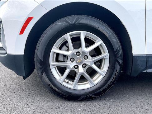 Used 2023 Chevrolet Equinox LT FWD image 9