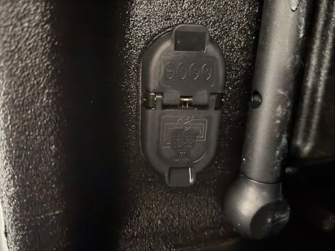 Used 2024 GMC Sierra 2500 AT4X image 29