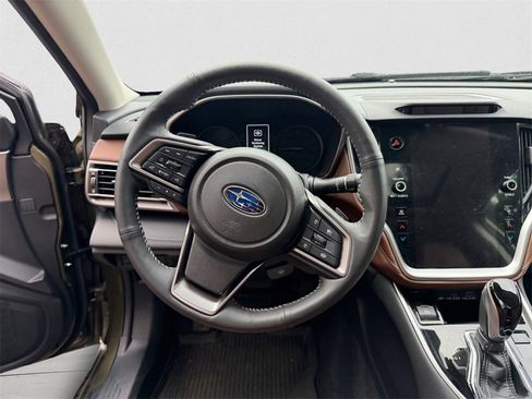 Used 2025 Subaru Outback Touring XT w/ Popular Package #2 image 9
