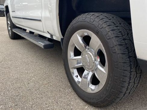 Used 2017 Chevrolet Silverado 1500 LTZ Z71 w/ LTZ Plus Package AWD/4WD image 7