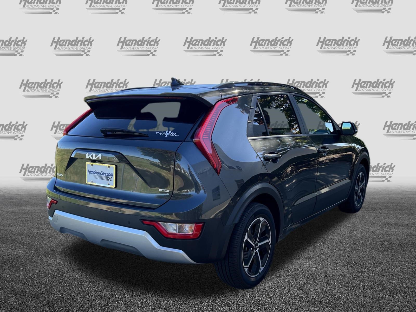 Used 2025 Kia Niro EX FWD image 11