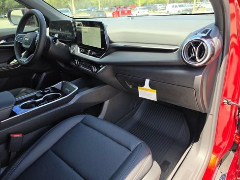 New 2027 Chevrolet Equinox LT w/ Convenience Package II FWD image 14