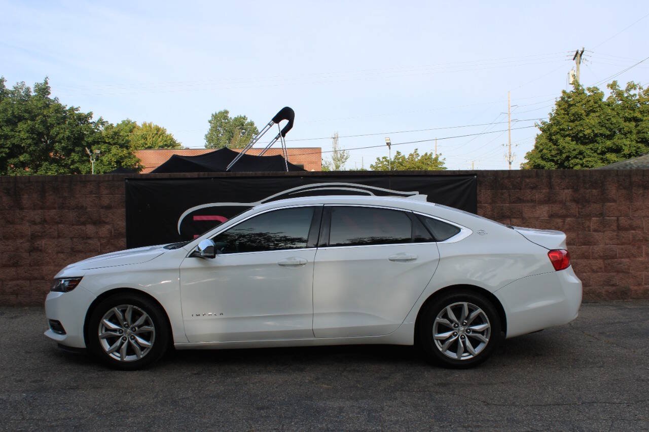 Used 2018 Chevrolet Impala LT FWD image 2