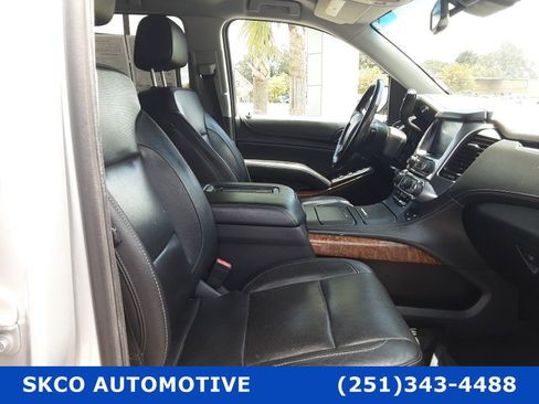 Used 2018 Chevrolet Suburban Premier image 13