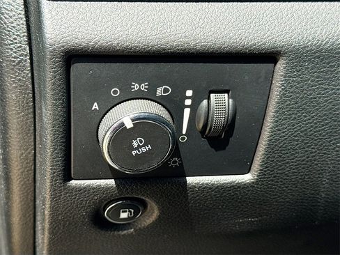 Used 2020 Jeep Grand Cherokee Limited image 11