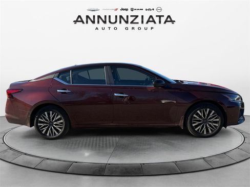 Certified 2025 Nissan Altima 2.5 SV image 6