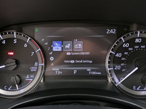 Used 2023 Toyota Highlander LE AWD/4WD image 8