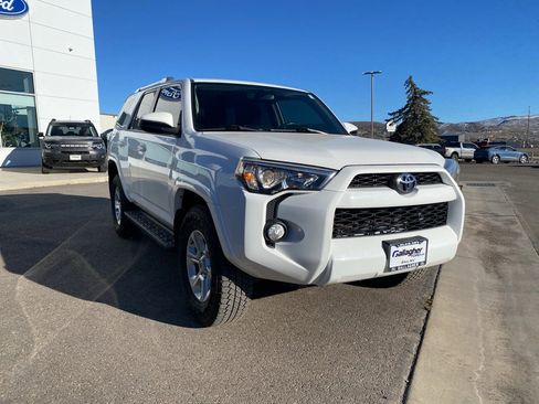 Used 2016 Toyota 4Runner image 16