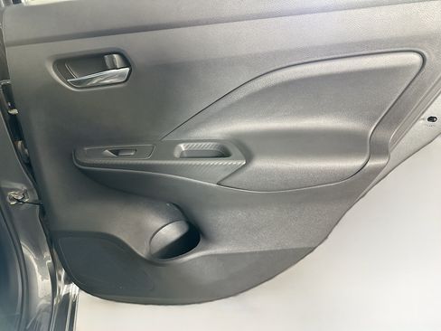 Used 2025 Nissan Versa SV FWD image 27
