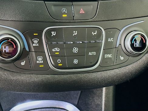 Used 2024 Chevrolet Malibu LT image 29