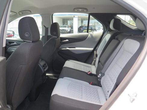 Used 2022 Chevrolet Equinox LS FWD image 16