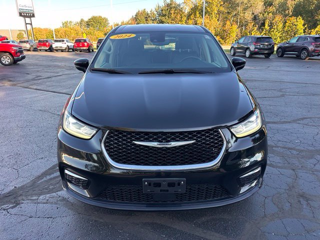 Used 2024 Chrysler Pacifica Touring-L FWD image 8