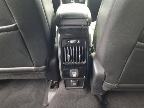 Used 2024 Jeep Compass Latitude image 12