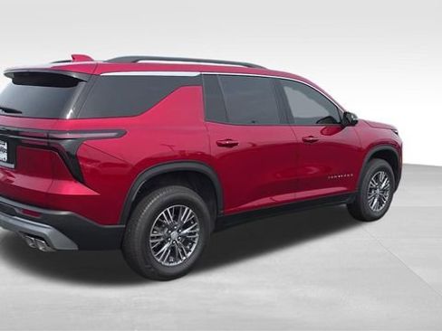 Used 2026 Chevrolet Traverse LT w/ Driver Confidence Package AWD/4WD image 5
