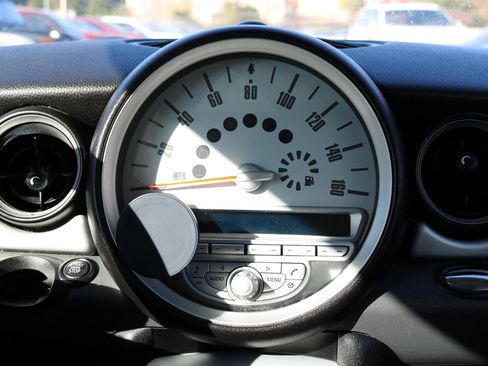 Used 2009 MINI Cooper Hardtop image 18