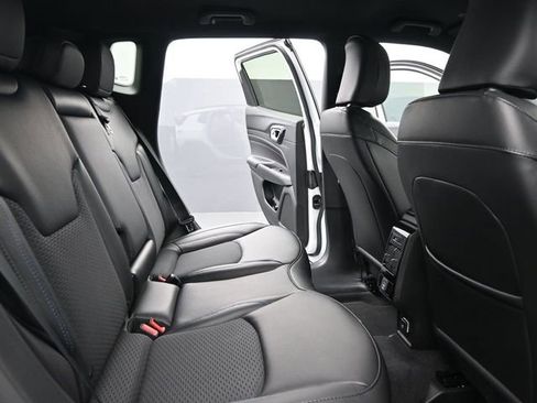 New 2026 Jeep Compass Latitude image 22