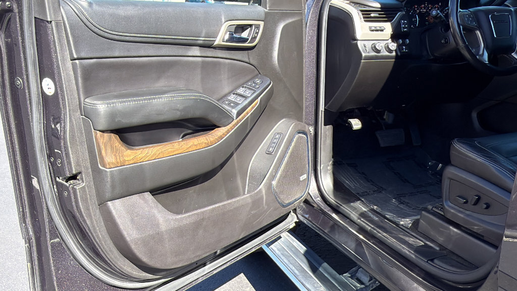 Used 2018 GMC Yukon Denali w/ Denali Ultimate Package AWD/4WD image 23