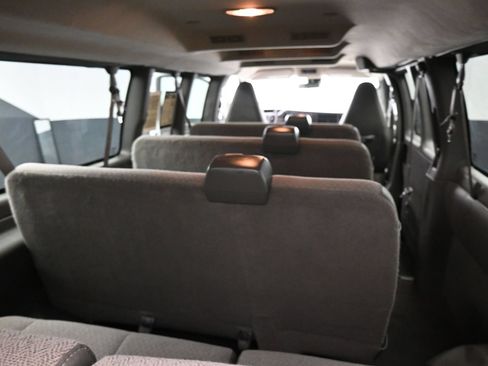 Used 2025 Chevrolet Express 3500 LT w/ LT Preferred Equipment Group RWD image 17