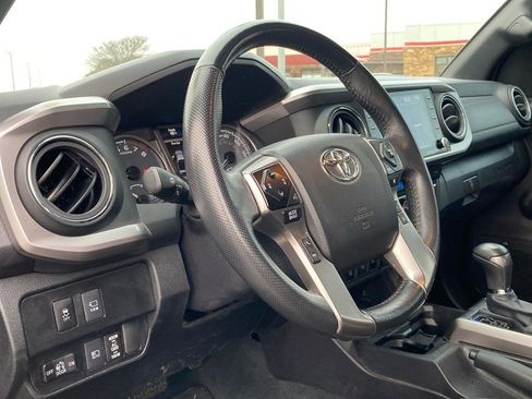 Used 2022 Toyota Tacoma Limited image 9