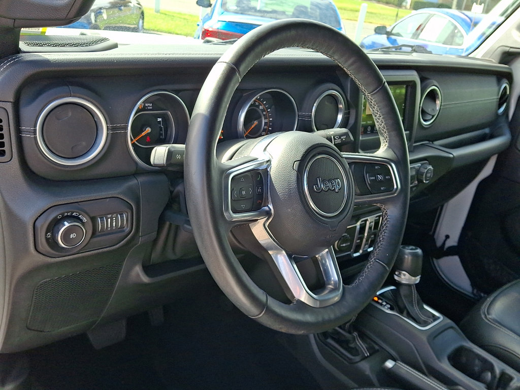 Used 2018 Jeep Wrangler Unlimited Sahara w/ Cold Weather Group AWD/4WD image 25