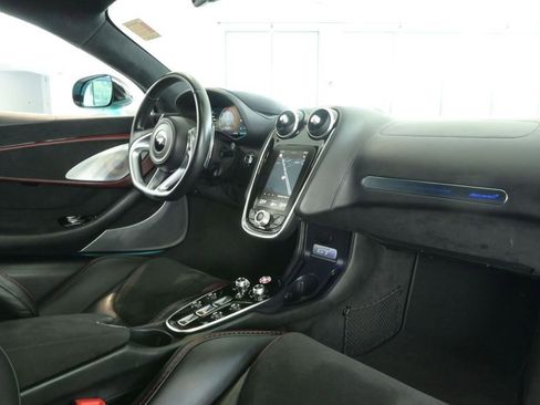 Used 2022 McLaren GT RWD image 34