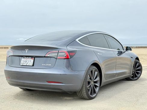 Used 2020 Tesla Model 3 Performance image 4