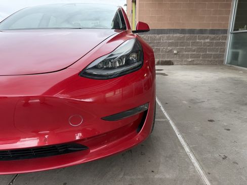 Used 2022 Tesla Model 3 Performance image 11