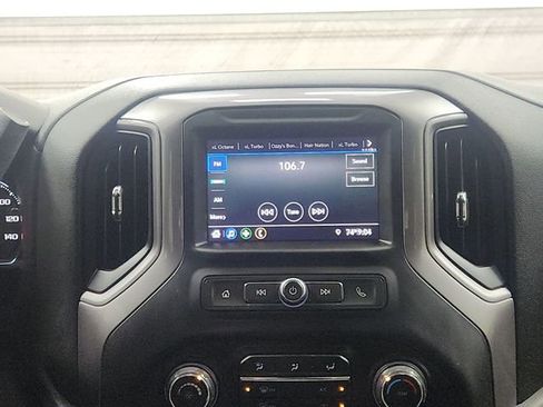 Used 2020 Chevrolet Silverado 1500 Custom w/ Custom Value Package image 13