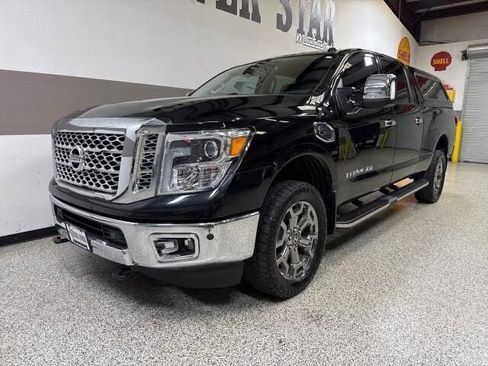 Used 2018 Nissan Titan SL w/ Chrome Package AWD/4WD image 3