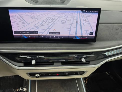 Certified 2024 BMW X7 xDrive40i w/ Premium Package AWD/4WD image 25