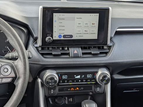 Used 2025 Toyota RAV4 XLE FWD image 15