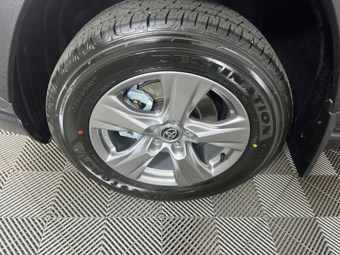 Certified 2025 Toyota RAV4 LE image 27