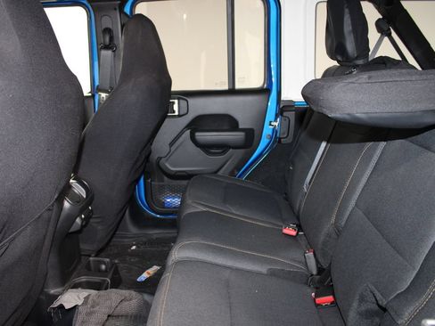 Used 2025 Jeep Wrangler Unlimited Sport AWD/4WD image 16
