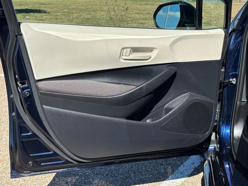 Used 2025 Toyota Corolla LE image 24