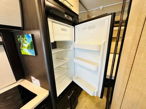 Used 2016 Mercedes-Benz Sprinter 3500 w/ Swivel Seat Package image 41