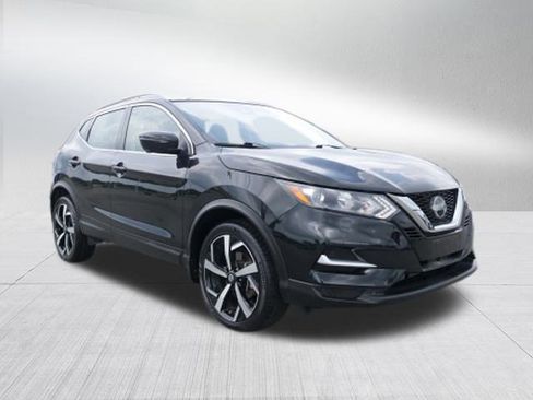 Used 2022 Nissan Rogue Sport SL image 9