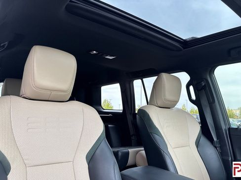 Used 2025 Lexus GX 550 image 21