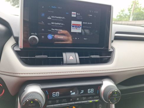 Used 2025 Toyota RAV4 XLE w/ Convenience Package FWD image 27