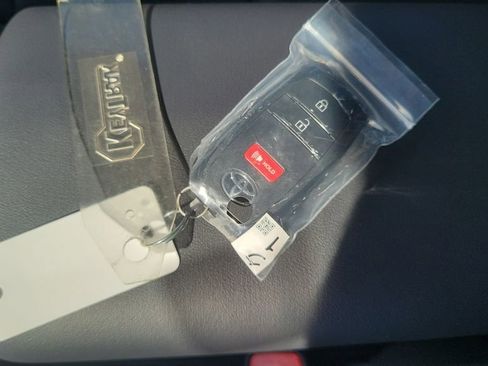 New 2026 Toyota Prius LE image 27