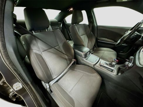 Used 2022 Dodge Charger SXT RWD image 27